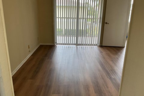 Condo in Port St. Lucie, Florida, 2 bedrooms  № 2245095 - photo 6