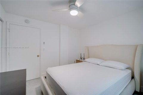 Casa en venta en Coral Gables, Florida, 4 dormitorios, 128.76 m2 № 1941234 - foto 16