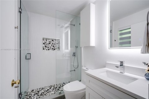 Casa en venta en Coral Gables, Florida, 4 dormitorios, 128.76 m2 № 1941234 - foto 13