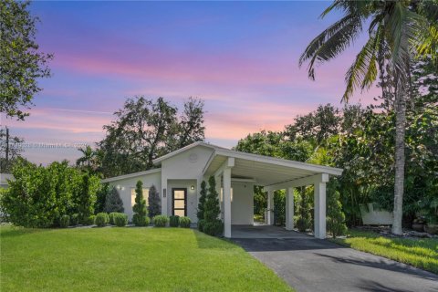 Casa en venta en Coral Gables, Florida, 4 dormitorios, 128.76 m2 № 1941234 - foto 1