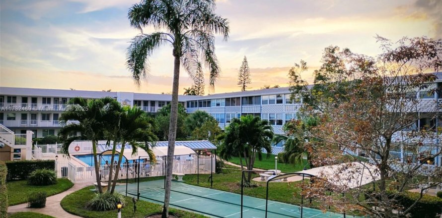 Condominio en Miami, Florida, 1 dormitorio  № 1811500