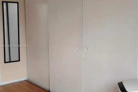 Condominio en venta en Miami, Florida, 1 dormitorio, 57.6 m2 № 1811500 - foto 9