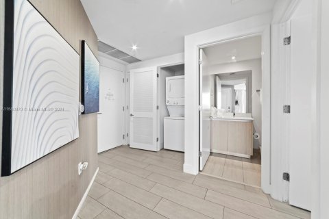 Снять в аренду кондоминиум в Холливуд, Флорида 2 спальни, 98.48м2, № 1958871 - фото 19