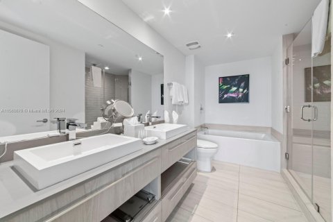 Снять в аренду кондоминиум в Холливуд, Флорида 2 спальни, 98.48м2, № 1958871 - фото 12