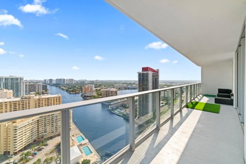 Снять в аренду кондоминиум в Холливуд, Флорида 2 спальни, 98.48м2, № 1958871 - фото 21