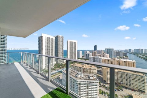 Снять в аренду кондоминиум в Холливуд, Флорида 2 спальни, 98.48м2, № 1958871 - фото 24