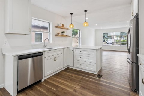 Casa en venta en Saint Petersburg, Florida, 3 dormitorios, 149.57 m2 № 2389327 - foto 6