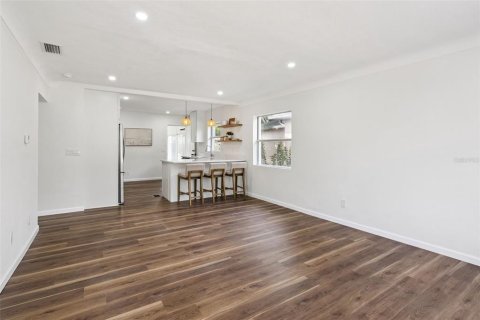 Casa en venta en Saint Petersburg, Florida, 3 dormitorios, 149.57 m2 № 2389327 - foto 9