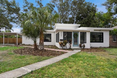 Casa en Saint Petersburg, Florida 3 dormitorios, 149.57 m2 № 2389327