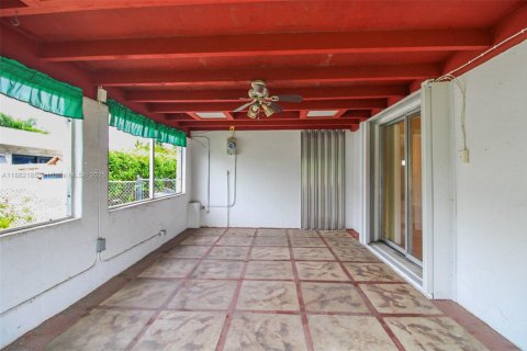 Casa en venta en Miami, Florida, 3 dormitorios, 159.42 m2 № 1929413 - foto 20
