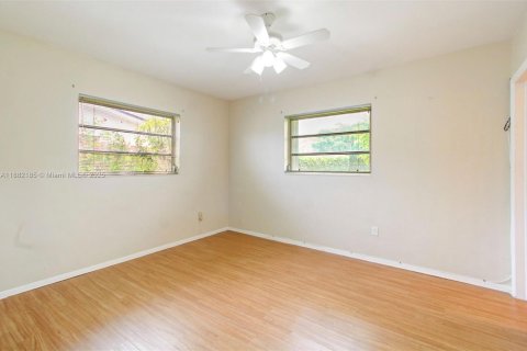 Casa en venta en Miami, Florida, 3 dormitorios, 159.42 m2 № 1929413 - foto 14