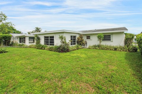 Casa en venta en Miami, Florida, 3 dormitorios, 159.42 m2 № 1929413 - foto 24
