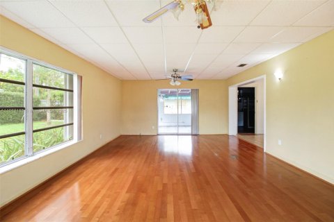 Casa en venta en Miami, Florida, 3 dormitorios, 159.42 m2 № 1929413 - foto 7