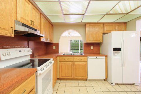 Casa en venta en Miami, Florida, 3 dormitorios, 159.42 m2 № 1929413 - foto 10