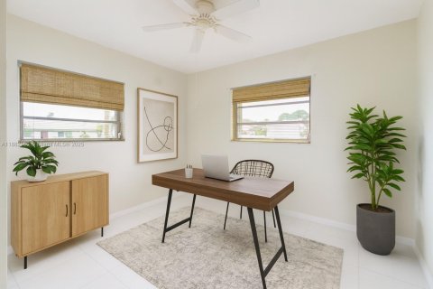 Casa en venta en Miami, Florida, 3 dormitorios, 159.42 m2 № 1929413 - foto 15