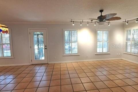 Casa en venta en Titusville, Florida, 4 dormitorios, 127.93 m2 № 2216800 - foto 8