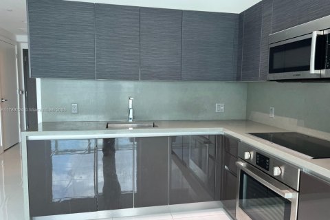 Condominio en venta en Miami, Florida, 47.01 m2 № 1864194 - foto 7