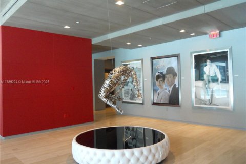 Condominio en venta en Miami, Florida, 47.01 m2 № 1864194 - foto 26