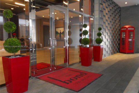 Condominio en venta en Miami, Florida, 47.01 m2 № 1864194 - foto 1