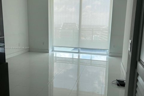 Condominio en venta en Miami, Florida, 47.01 m2 № 1864194 - foto 11
