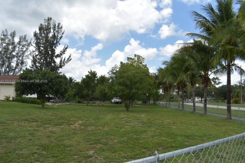 Casa en venta en Loxahatchee Groves, Florida, 3 dormitorios, 148.09 m2 № 1788476 - foto 30