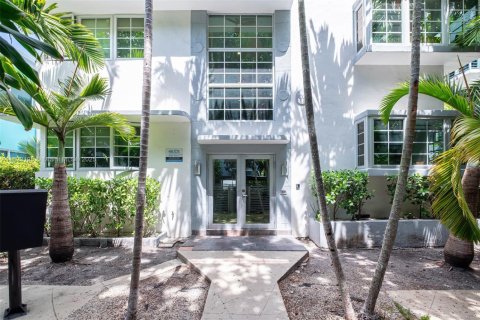 Commercial property in Miami Beach, Florida № 1788839 - photo 3