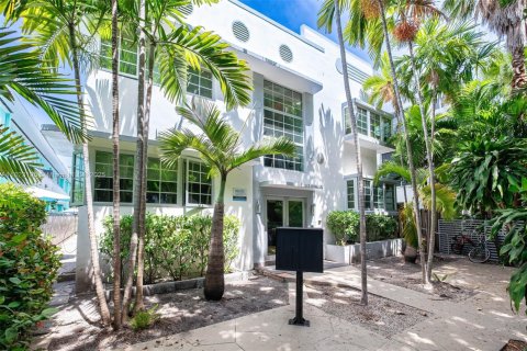 Commercial property in Miami Beach, Florida № 1788839 - photo 2