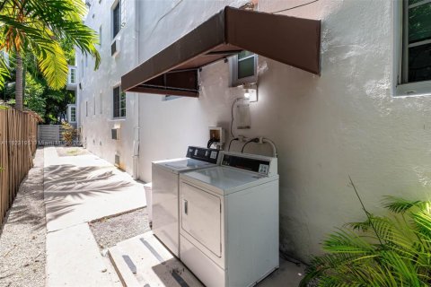 Commercial property in Miami Beach, Florida № 1788839 - photo 5