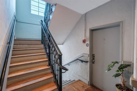 Commercial property in Miami Beach, Florida № 1788839 - photo 7