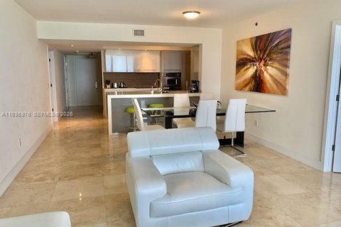 Copropriété à louer à Hallandale Beach, Floride: 3 chambres, 155.61 m2 № 2154283 - photo 11