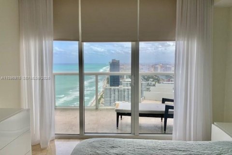 Copropriété à louer à Hallandale Beach, Floride: 3 chambres, 155.61 m2 № 2154283 - photo 24