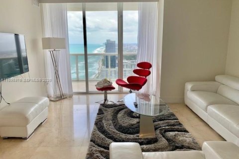 Condo à Hallandale Beach, Floride, 3 chambres  № 2154283