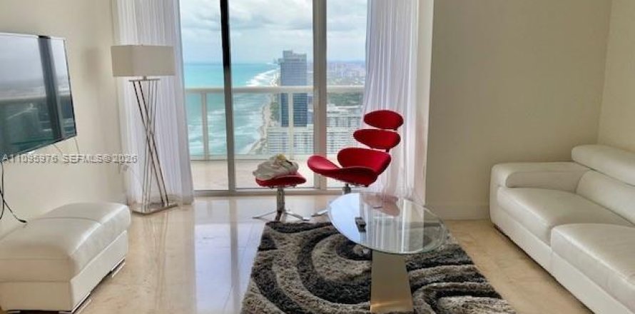 Condo à Hallandale Beach, Floride, 3 chambres  № 2154283