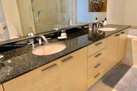 Copropriété à louer à Hallandale Beach, Floride: 3 chambres, 155.61 m2 № 2154283 - photo 21