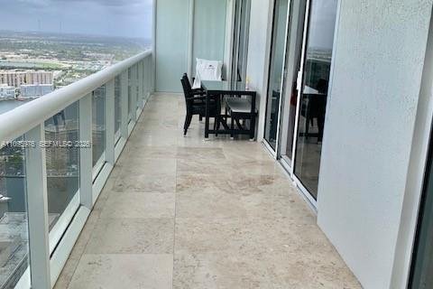 Copropriété à louer à Hallandale Beach, Floride: 3 chambres, 155.61 m2 № 2154283 - photo 19