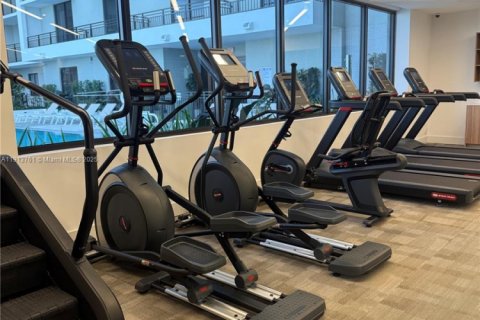 Villa ou maison à louer à Hollywood, Floride: 2 chambres, 124.58 m2 № 1968473 - photo 8