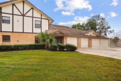 Condominio en Leesburg, Florida, 2 dormitorios № 2123007