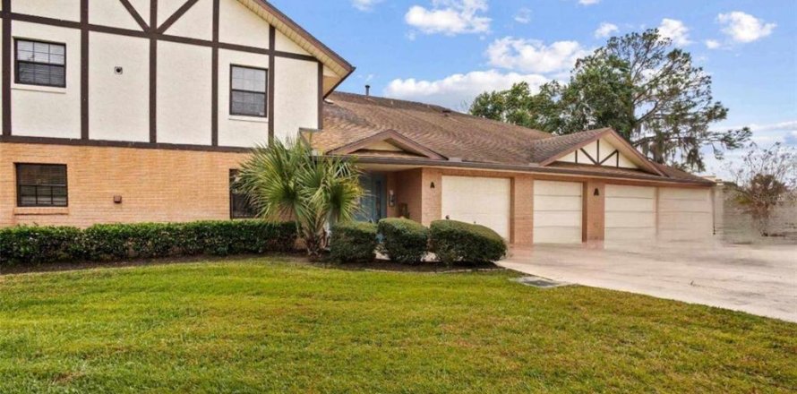 Condominio en Leesburg, Florida, 2 dormitorios  № 2123007