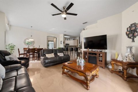 Casa en venta en Kissimmee, Florida, 4 dormitorios, 212.47 m2 № 1909450 - foto 4