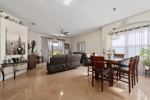Casa en venta en Kissimmee, Florida, 4 dormitorios, 212.47 m2 № 1909450 - foto 12