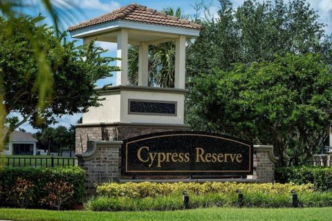 Casa en venta en Kissimmee, Florida, 4 dormitorios, 212.47 m2 № 1909450 - foto 3