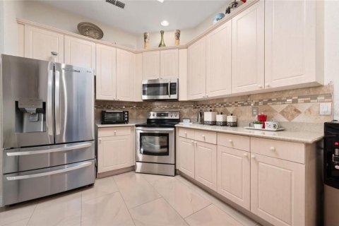 Casa en venta en Kissimmee, Florida, 4 dormitorios, 212.47 m2 № 1909450 - foto 5