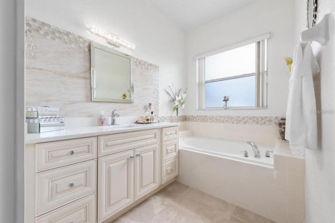 Casa en venta en Kissimmee, Florida, 4 dormitorios, 212.47 m2 № 1909450 - foto 7