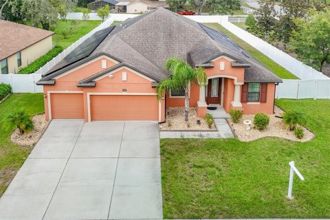 House in Spring Hill, Florida 5 bedrooms, 240.06 sq.m. № 2222678 - photo 3