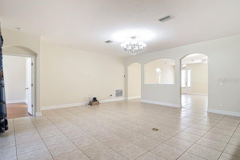 House in Spring Hill, Florida 5 bedrooms, 240.06 sq.m. № 2222678 - photo 24