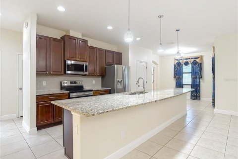 House in Spring Hill, Florida 5 bedrooms, 240.06 sq.m. № 2222678 - photo 20