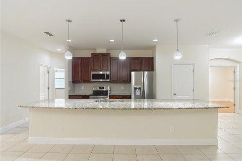 House in Spring Hill, Florida 5 bedrooms, 240.06 sq.m. № 2222678 - photo 8
