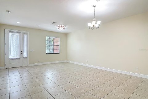 House in Spring Hill, Florida 5 bedrooms, 240.06 sq.m. № 2222678 - photo 25
