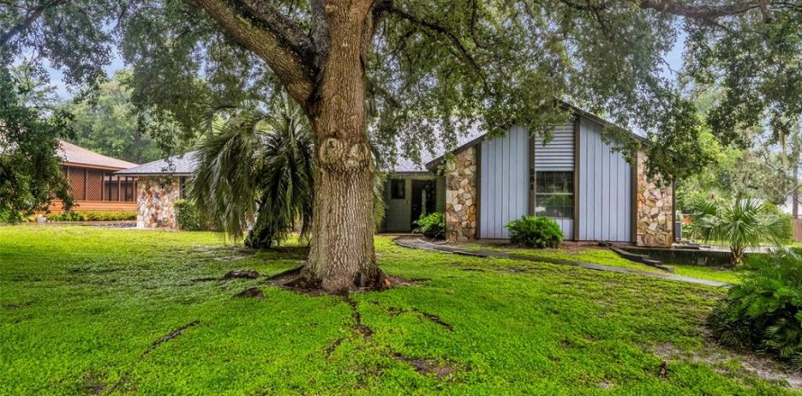 House in Oviedo, Florida 3 bedrooms, 180.04 sq.m. № 1833291