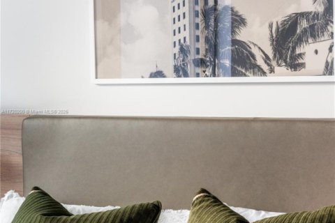 Condo in Miami, Florida, 1 bedroom № 2088666 - photo 10